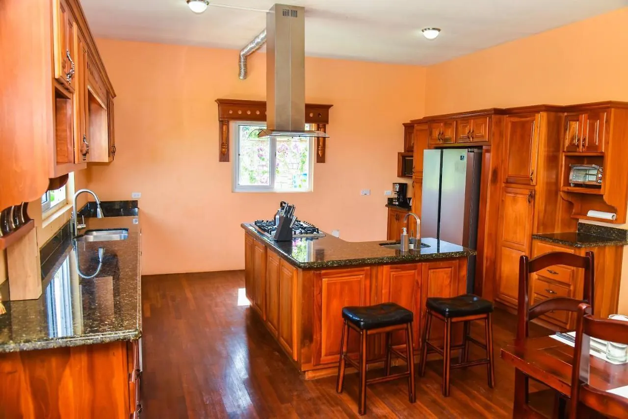 Holiday home Runaway To Tranquility, Overlooking The Bay Runaway Bay
