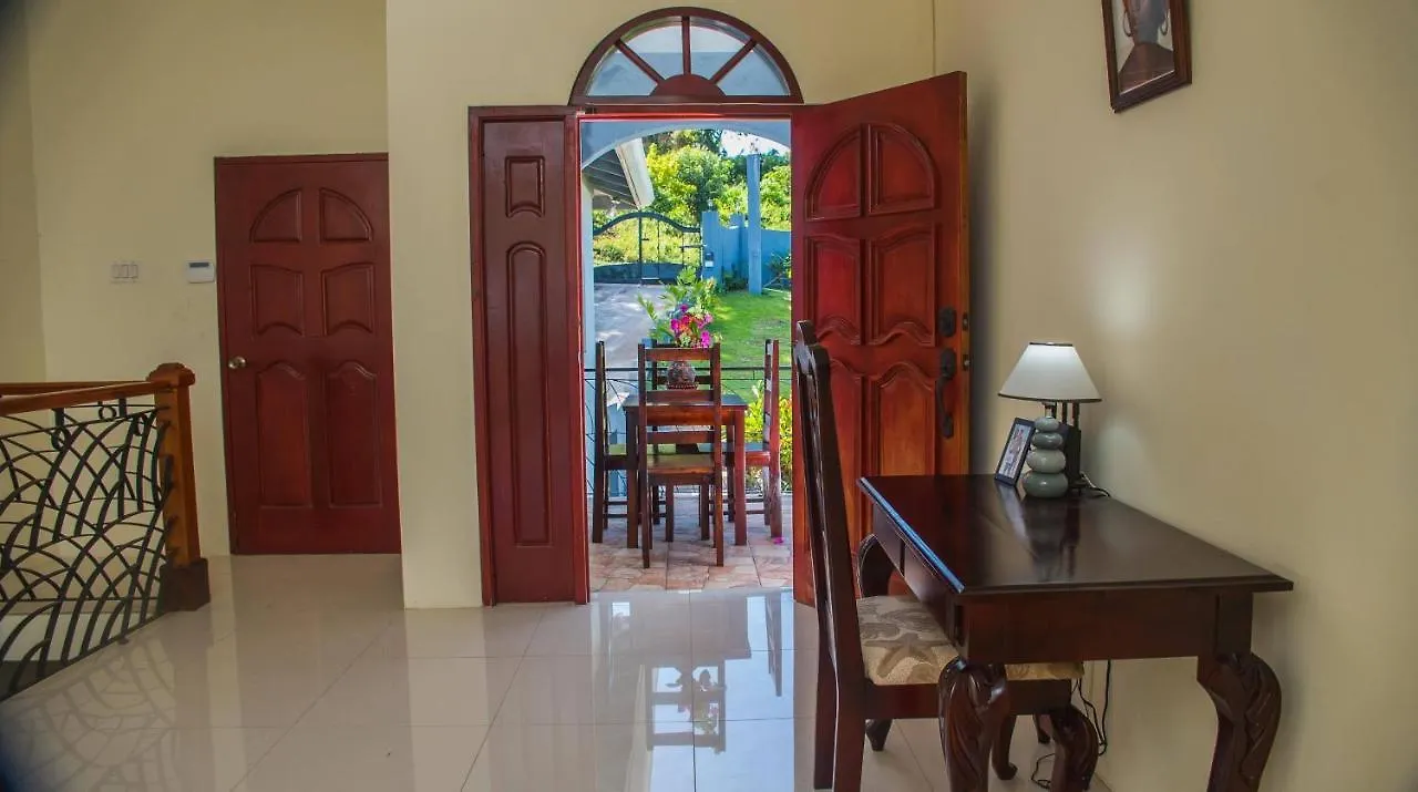 Holiday home Runaway To Tranquility, Overlooking The Bay Runaway Bay